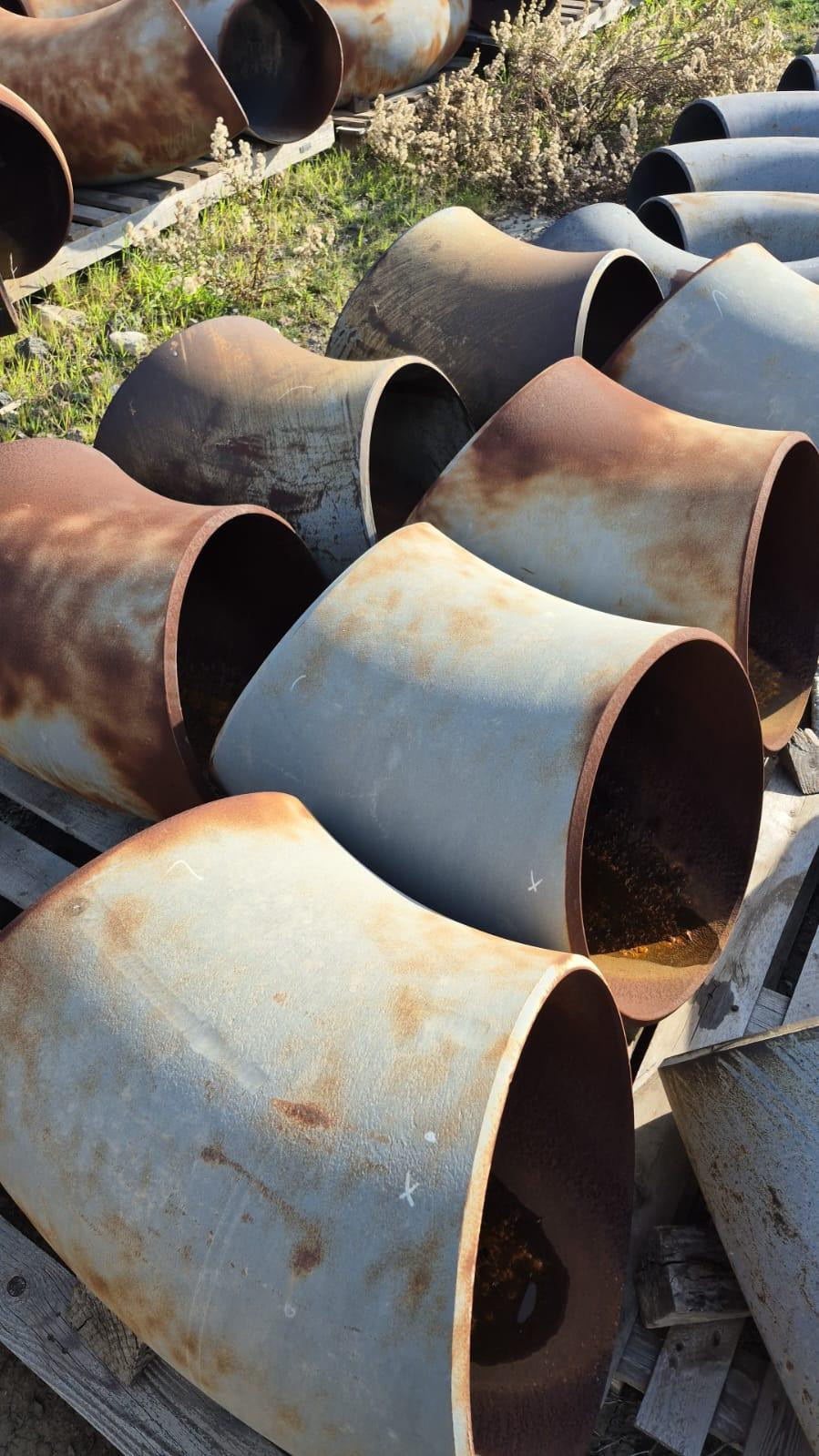 45 ELBOW-20"-ASTM A234 WPB 45 DEGREES ELBOW LONG RADIUS ASME B16.9 SMLS B.W.