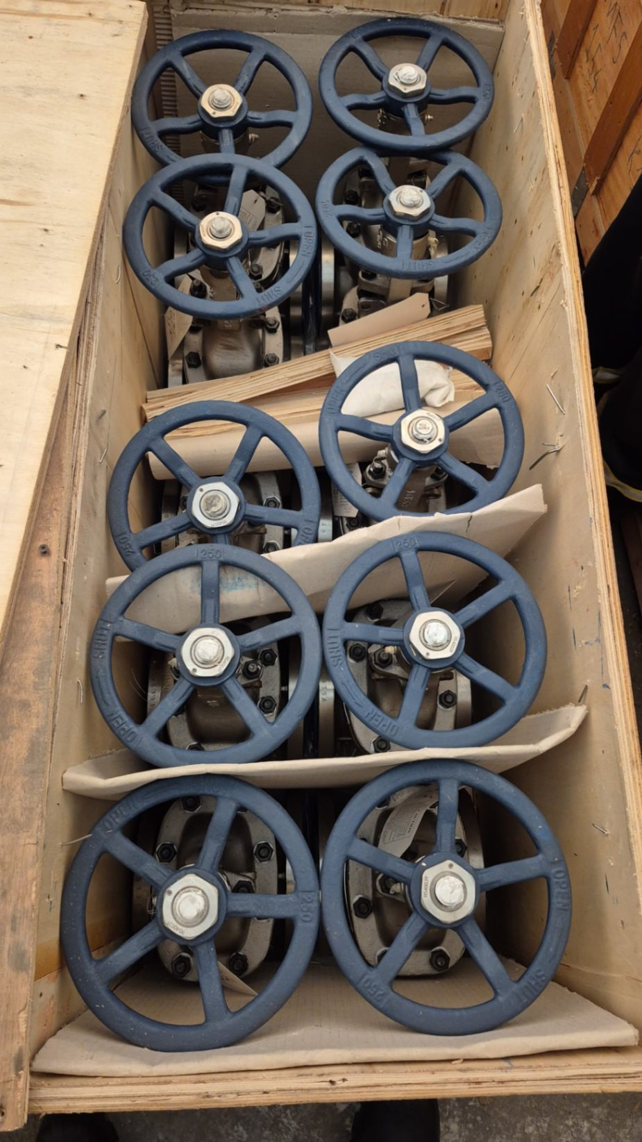 4" GATE V. FLG. ENDS A351-CF3 RF 150 HANDWHEEL B16.10N 10 SEE DATA SHEET