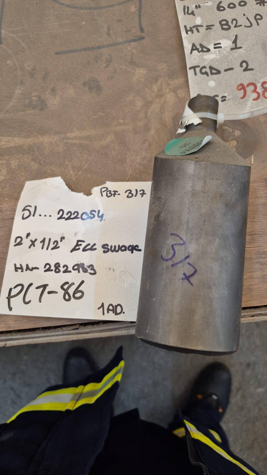ECCENTRIC SWAGE MALZEME: ASTM A234-WPB BAĞLANTI TİPİ: BLE/PSE STANDART: MSS-SP-95 ÇAPLAR-1: 2" ÇAPLAR-2: 1/2" ET KALINLIKLARI-1: S-80 ET KALINLIKLARI-2: S-80 RATING-1: - RATING-2: - YUZEY: - IDENT NUMBER: 195250 COMMODITY CODE: HCESWGA301201D3000