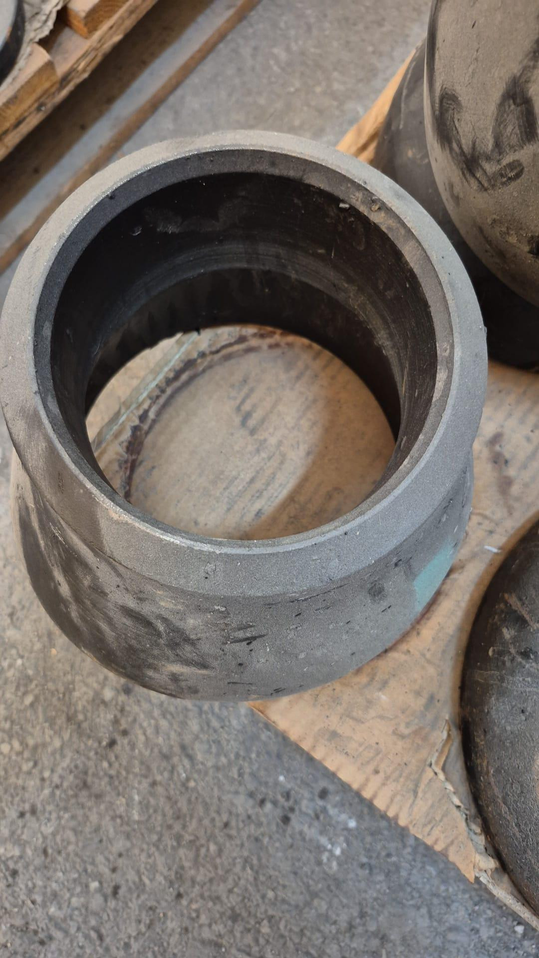 ECCENTRIC REDUCER SMLS MALZEME: ASTM A234-WPB BAĞLANTI TİPİ: BW STANDART: ASME B16.9 NACE ÇAPLAR-1: 8" ÇAPLAR-2: 6" ET KALINLIKLARI-1: S-120 ET KALINLIKLARI-2: S-120 RATING-1: - RATING-2: - YUZEY: - IDENT NUMBER: 1955347 COMMODITY CODE: HAEREDA301C01A5110