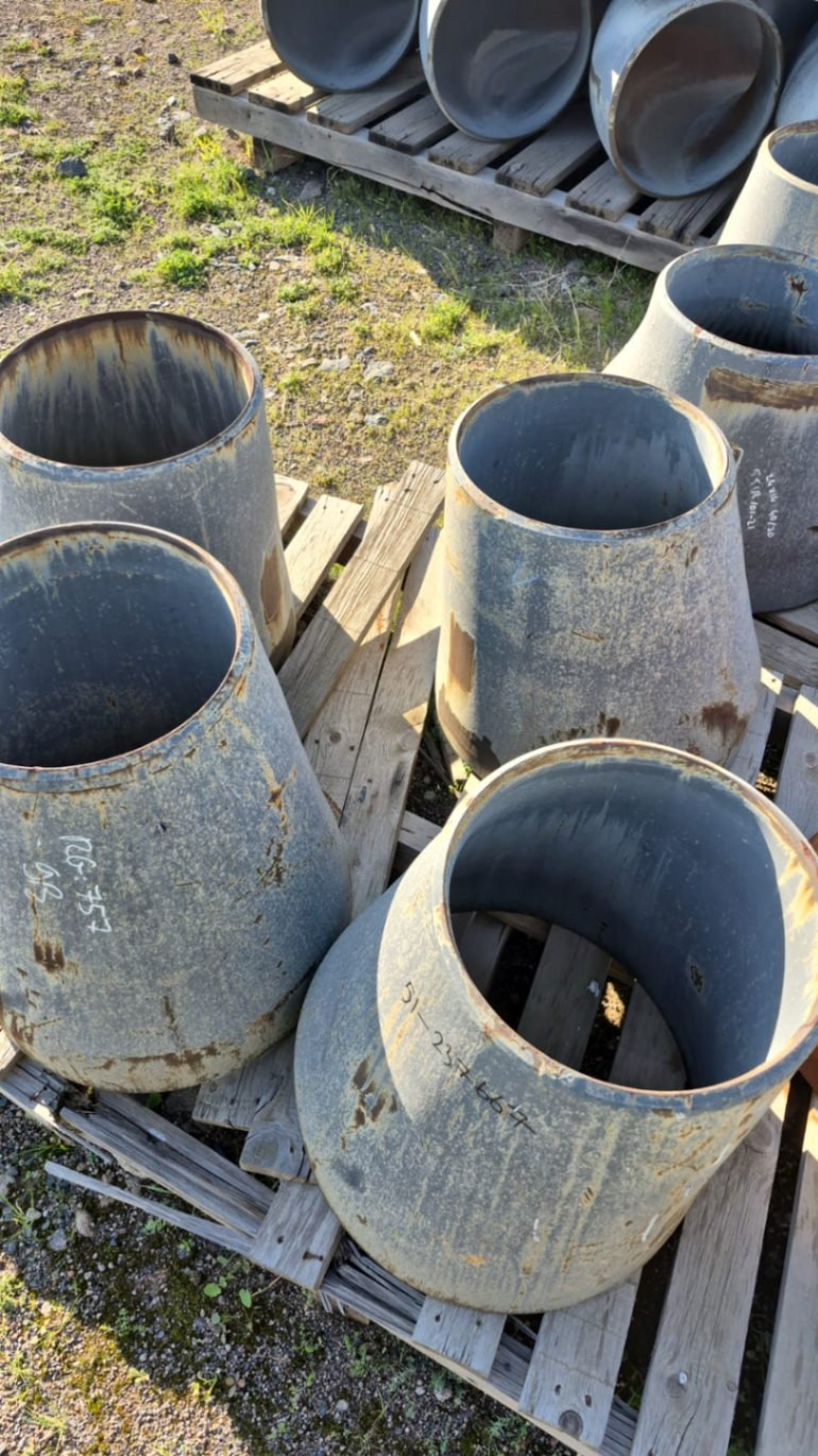 ECCENTRIC REDUCER-20"-ASTM A234 WPB ECCENTRIC REDUCER ASME B16.9 SMLS B.W. S-40 x S-30