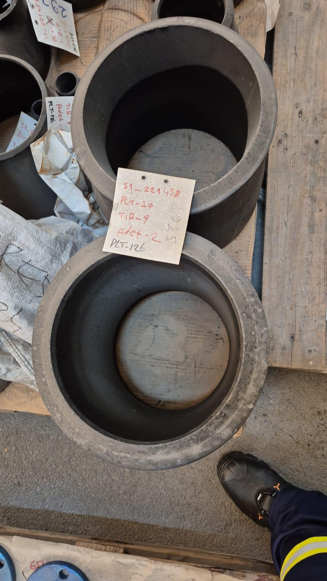 ECCENTRIC REDUCER SMLS MALZEME: ASTM A234-WPB BAĞLANTI TİPİ: BW STANDART: ASME B16.9 ÇAPLAR-1: 14" ÇAPLAR-2: 12" ET KALINLIKLARI-1: 37MM ET KALINLIKLARI-2: S-120 RATING-1: - RATING-2: - YUZEY: - IDENT NUMBER: 100000002 COMMODITY CODE: HAEREDA301C01A5000