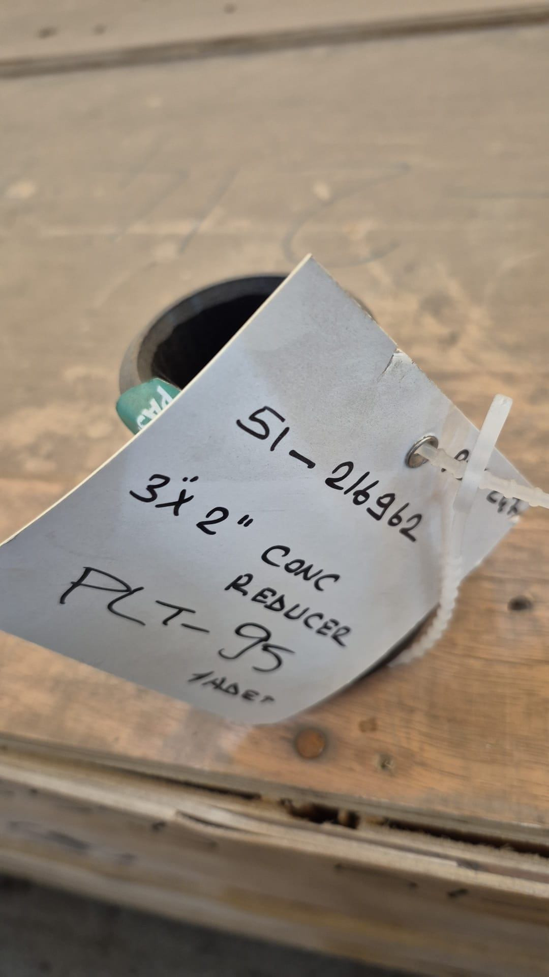 CONCENTRIC REDUCER SMLS MALZEME: ASTM A234-WPB BAĞLANTI TİPİ: BW STANDART: ASME B16.9 ÇAPLAR-1: 3" ÇAPLAR-2: 2" ET KALINLIKLARI-1: S-40 ET KALINLIKLARI-2: S-80 RATING-1: - RATING-2: - YUZEY: - IDENT NUMBER: 13677 COMMODITY CODE: HACREDA301C01A5000
